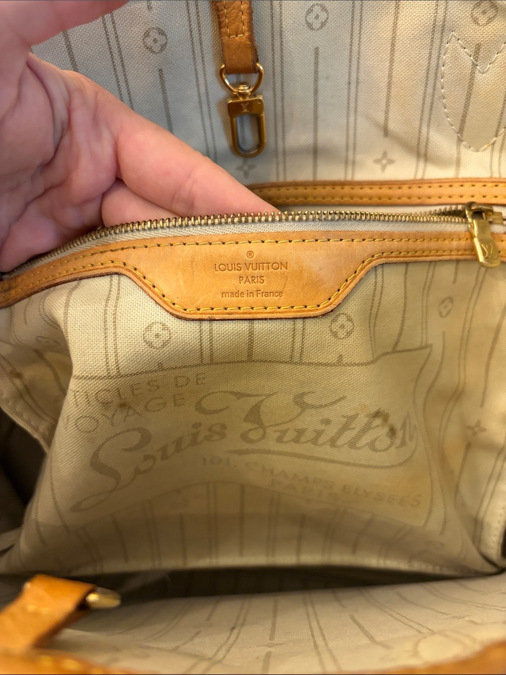Authentic Louis Vuitton Neverfull - Picture 8 of 17